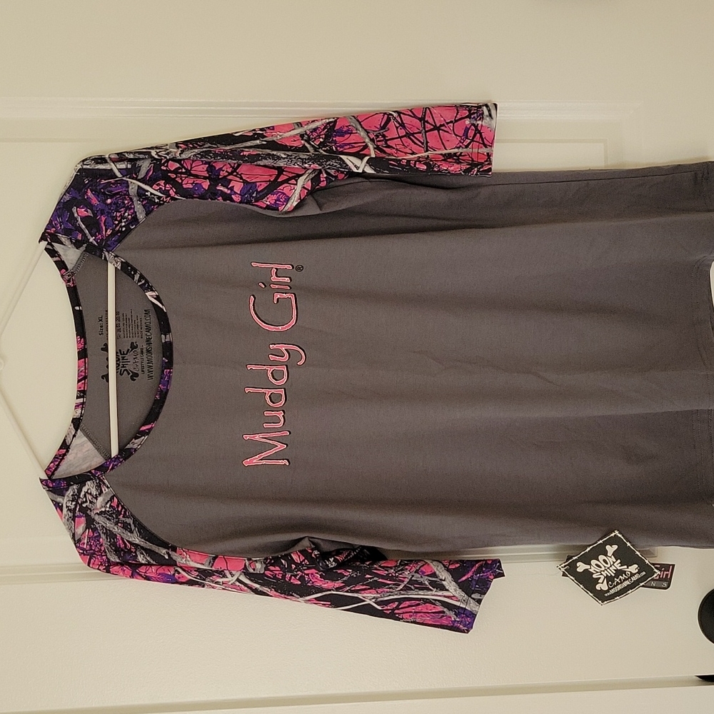 NWT Muddy Girl 3/4 Sleeve Top Size XL
